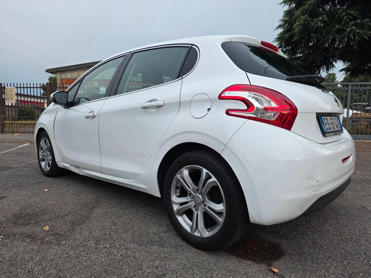 Peugeot 208 1.4 HDi 68 CV 5 porte Active