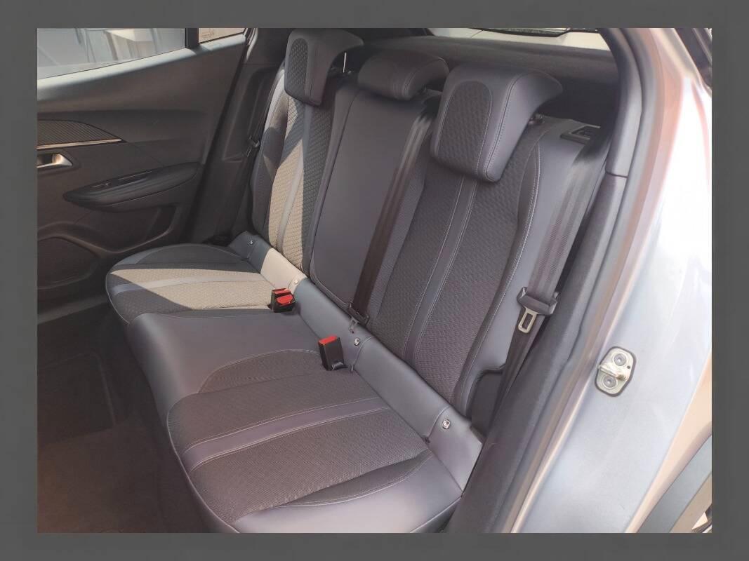 Peugeot 2008 2008 II 2020 1.5 bluehdi Allure Navi Pack 130cv