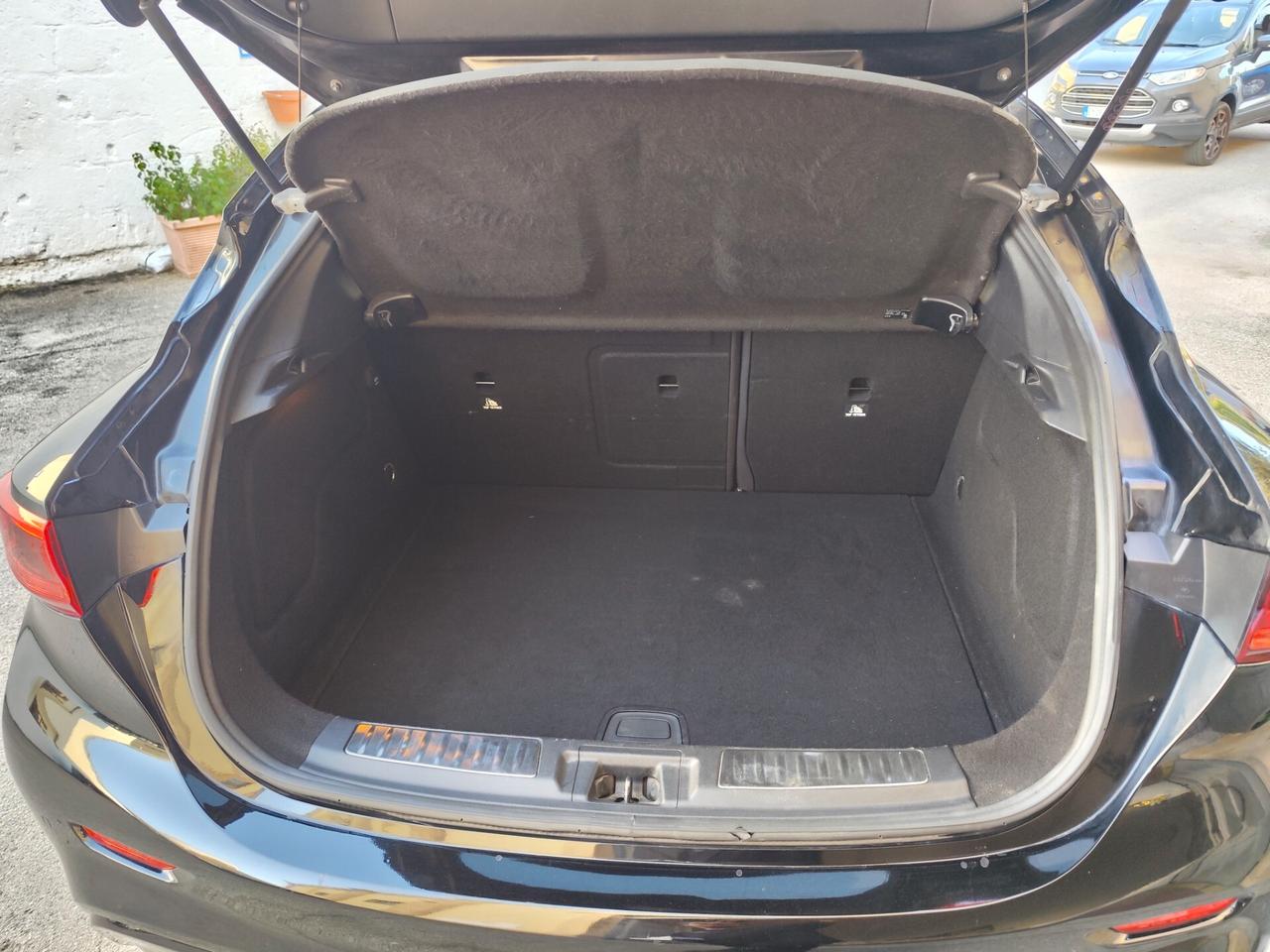 Infiniti Q30 1.5 diesel DCT Business Executive