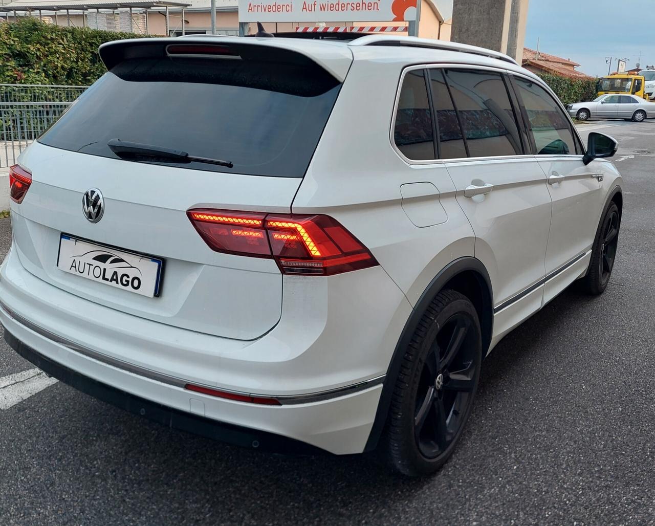 Volkswagen Tiguan 2.0 TDI SCR DSG .. R-LINE