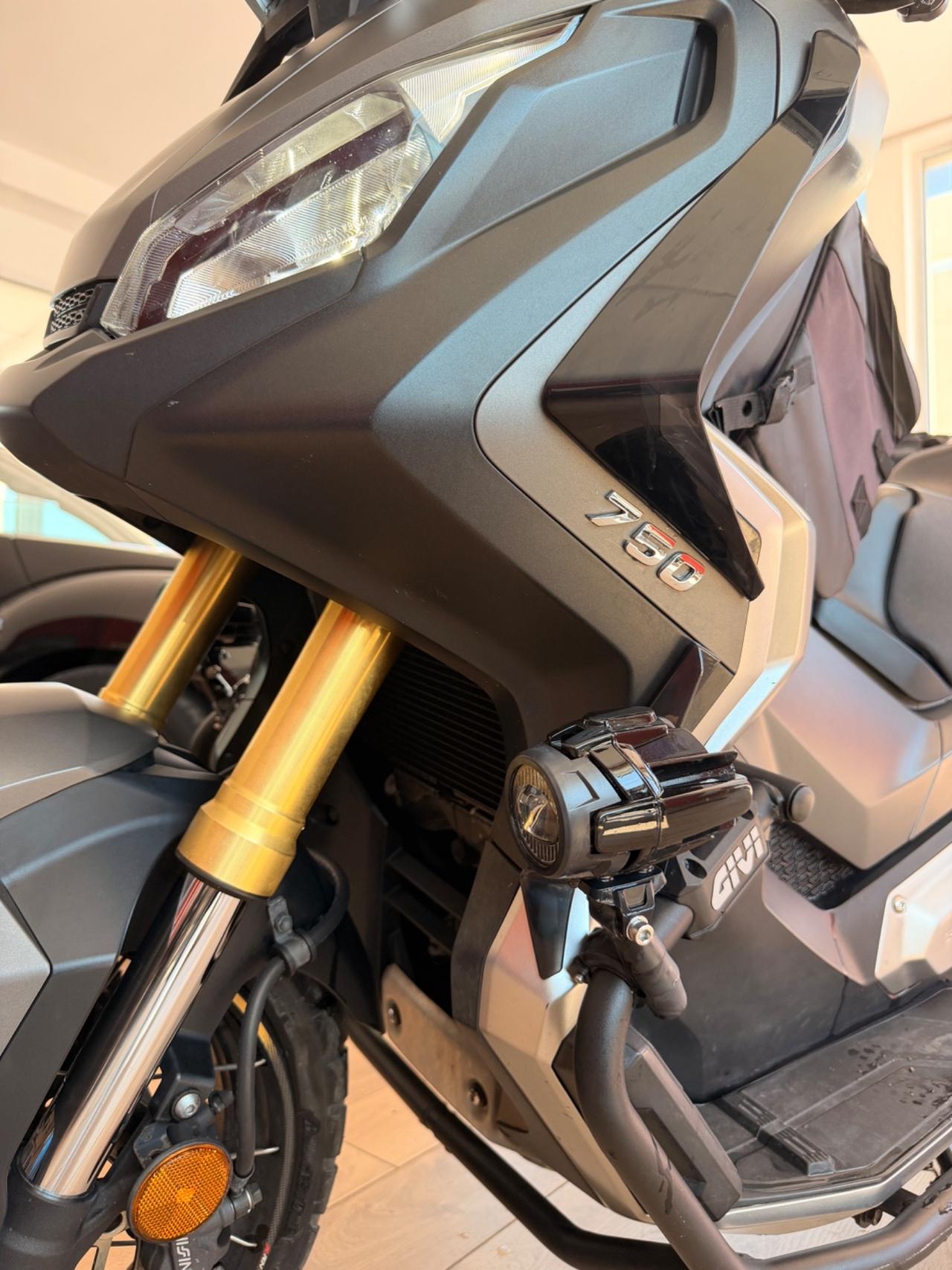 Honda X-ADV 750-2017 KEYLESS/LED/BORSE !LEGGI BENE!