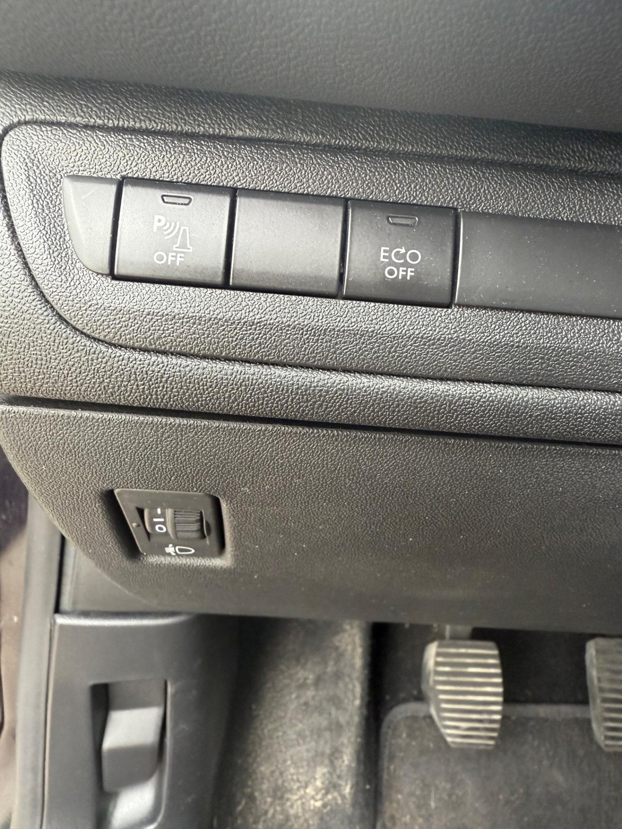Peugeot 208 PureTech 82 5 porte Active PASSAGGIO INCLUSO