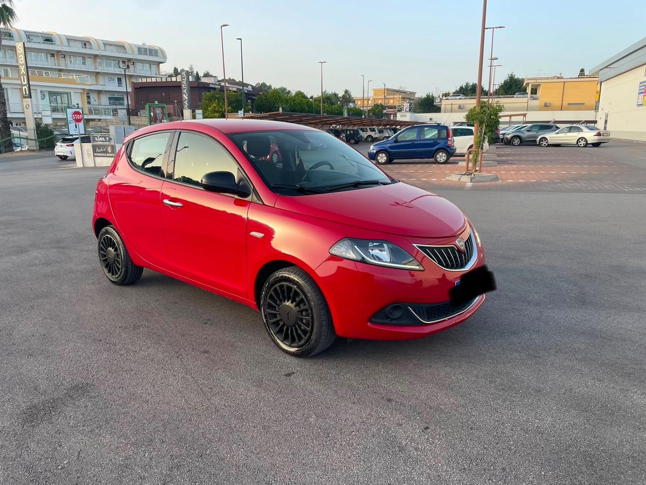 Lancia Ypsilon 1.0 FireFly 5 porte S&S Hybrid Gold
