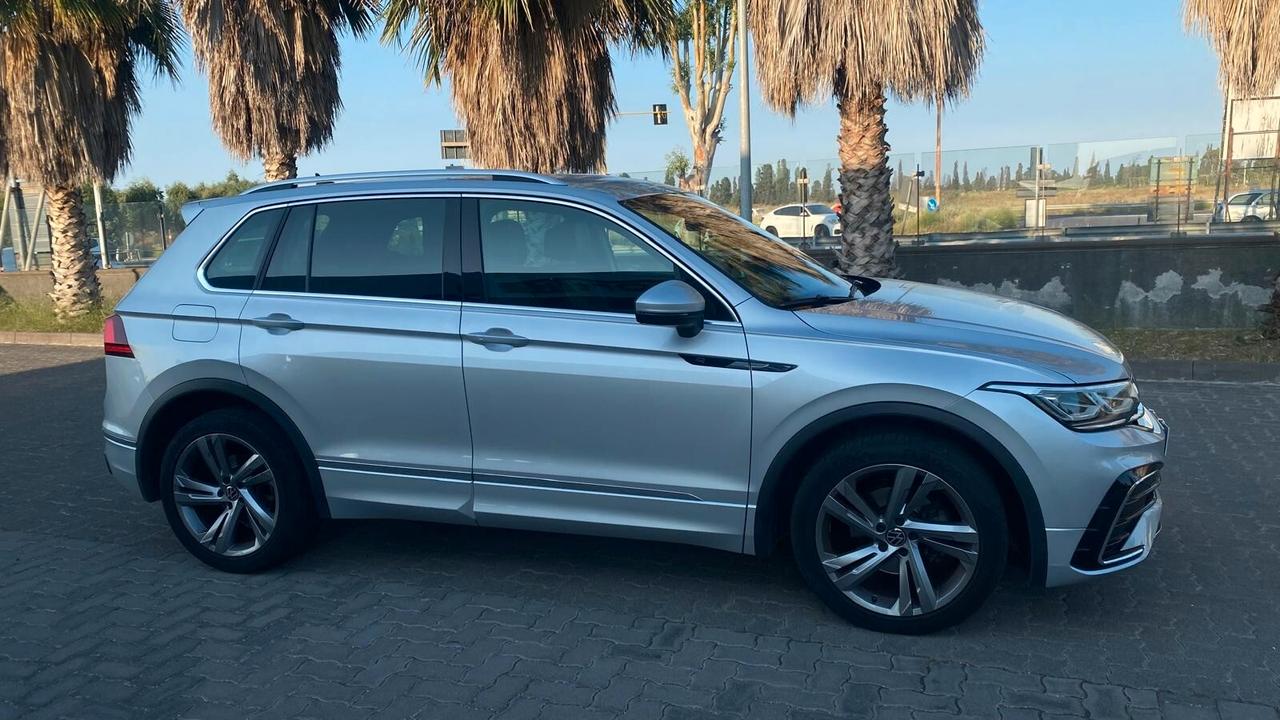 Volkswagen Tiguan 2.0 TDI 150 CV SCR DSG R-Line