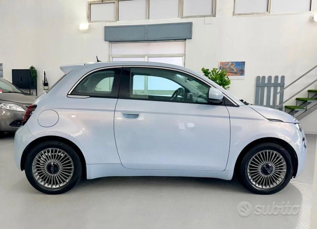 Fiat 500 E 100% elettrica La Prima My'21
