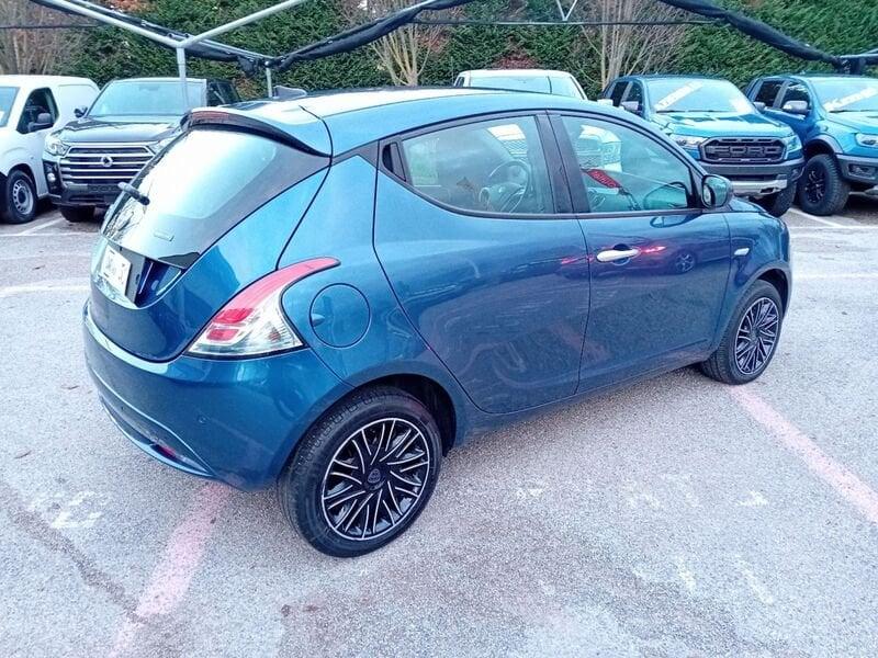 Lancia Ypsilon 1.0 FireFly 5 porte S&S Hybrid Gold