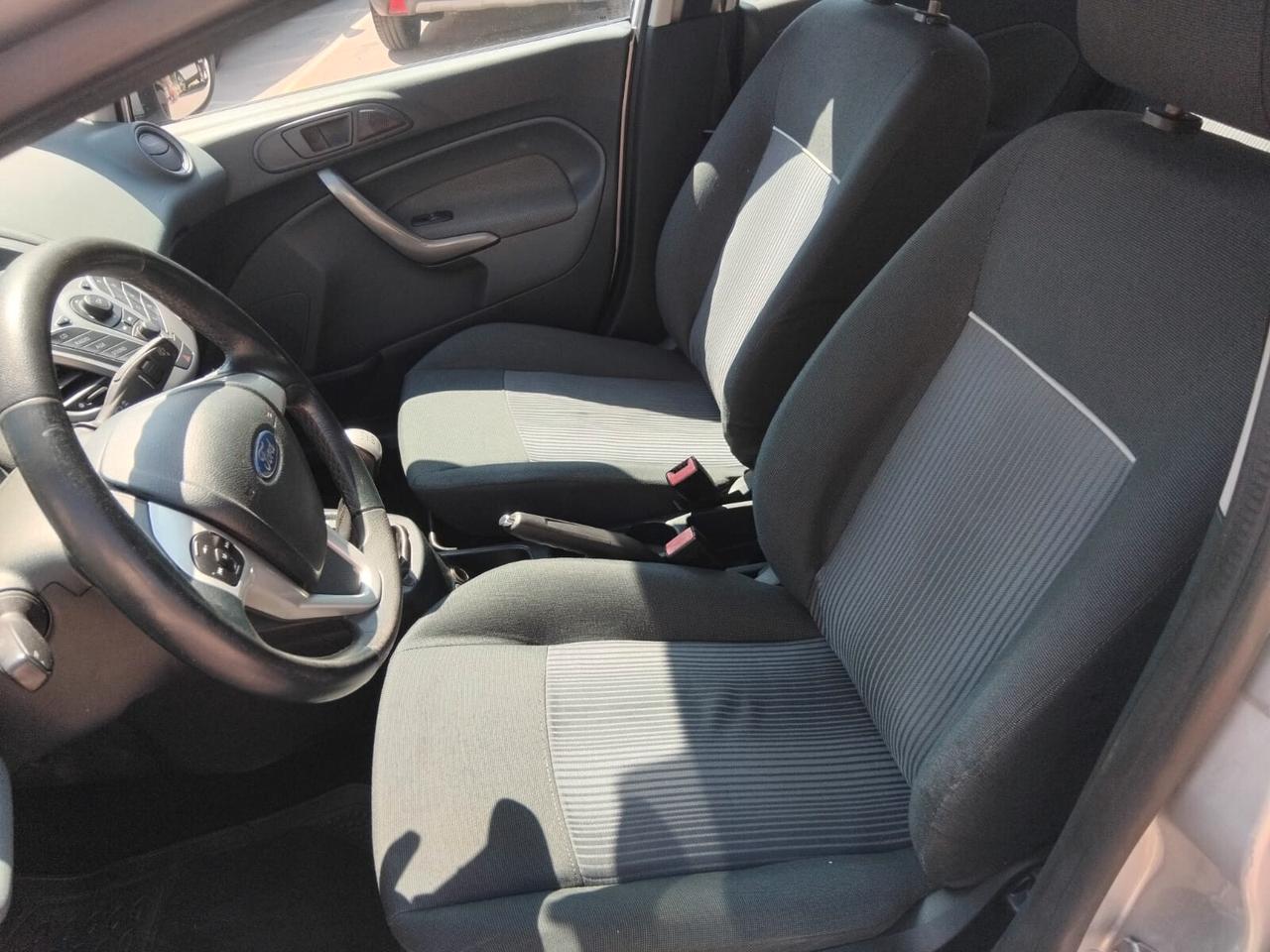 FORD FIESTA 1.6 TDCI UNICPROPRIETARIO GARANTITA 12 MESI