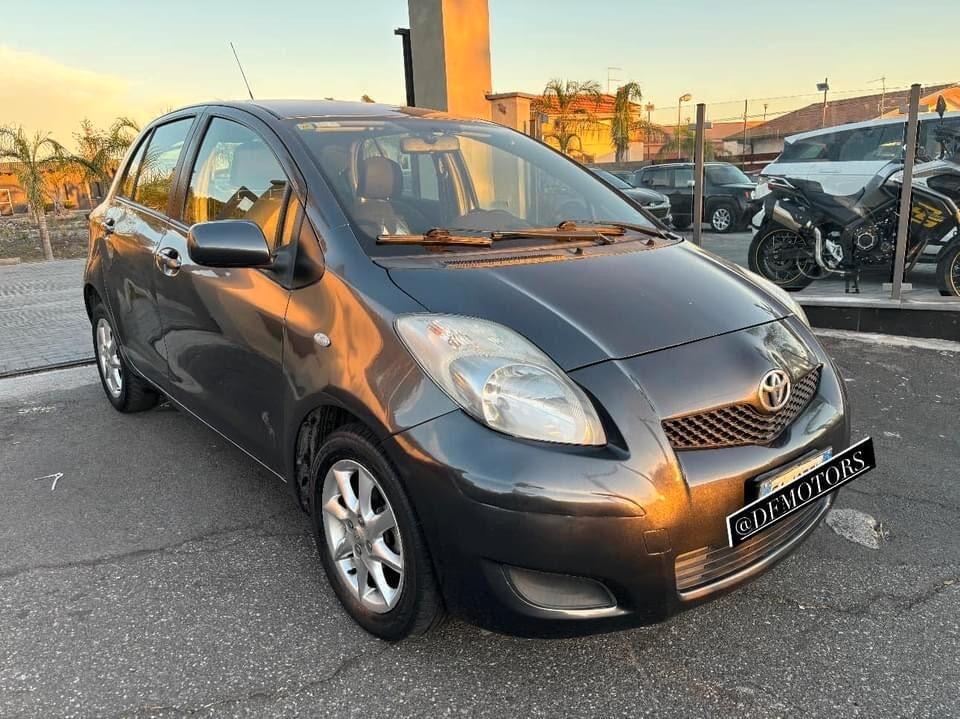 Toyota Yaris 1.0 5 porte