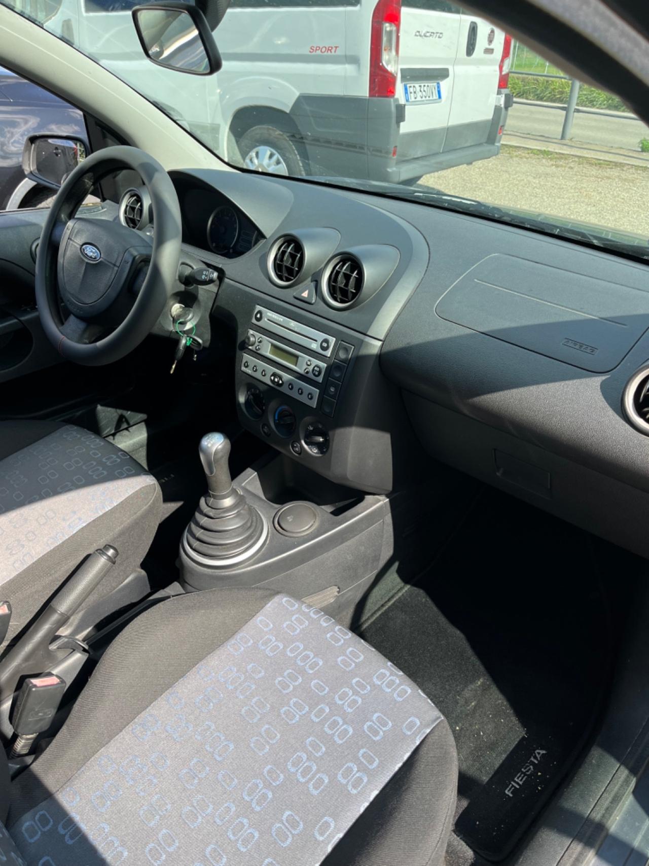 Ford Fiesta 1.4 16V 5p. Ghia GPL