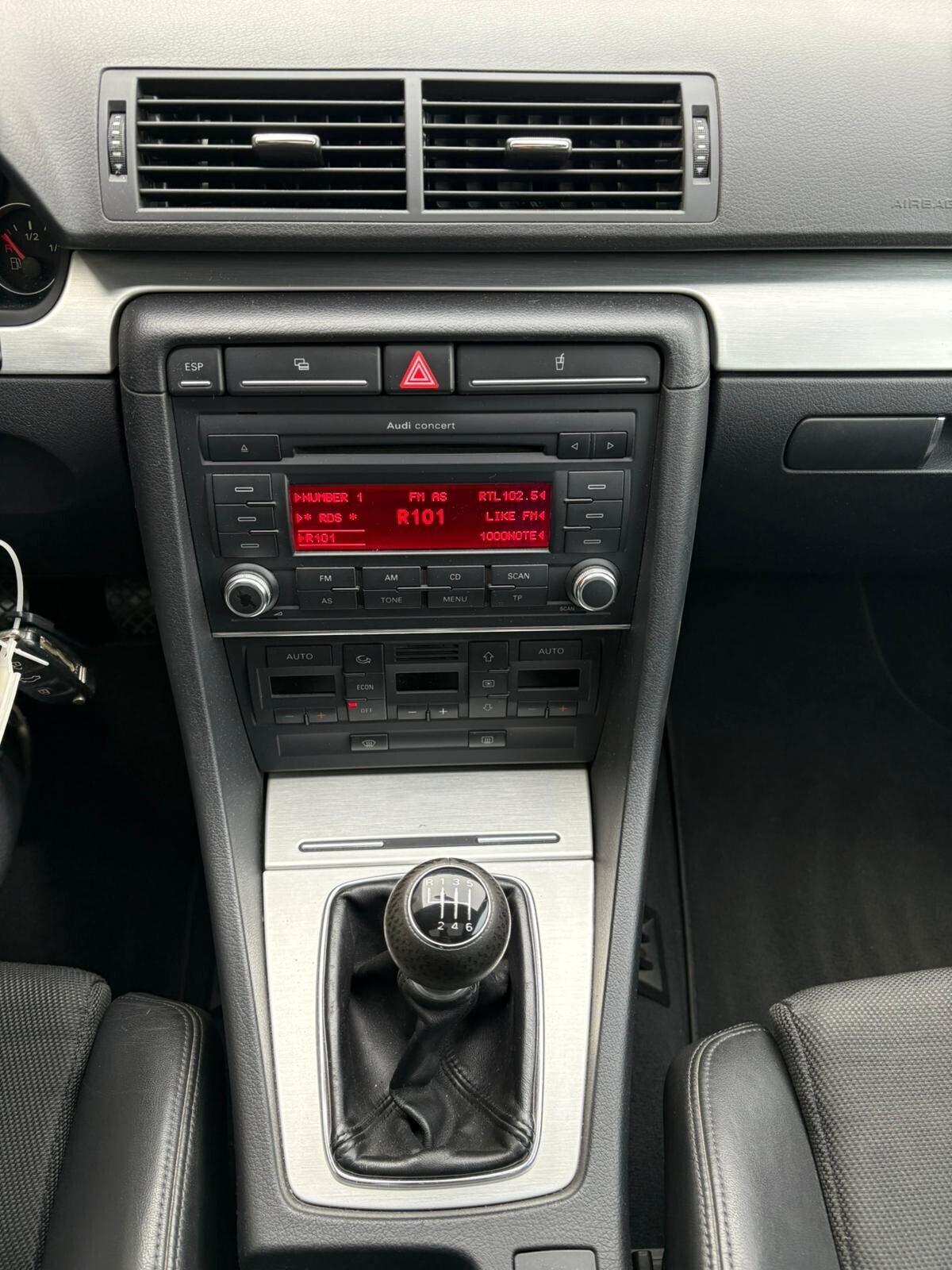 Audi A4 Avant 2.0 TDI 140CV *S-LINE*