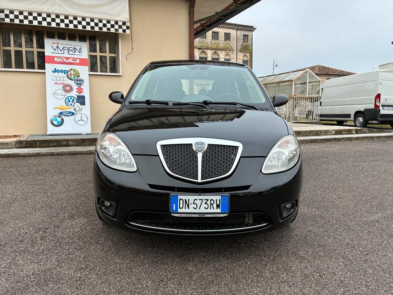 Lancia Ypsilon 1.2 Oro Plus