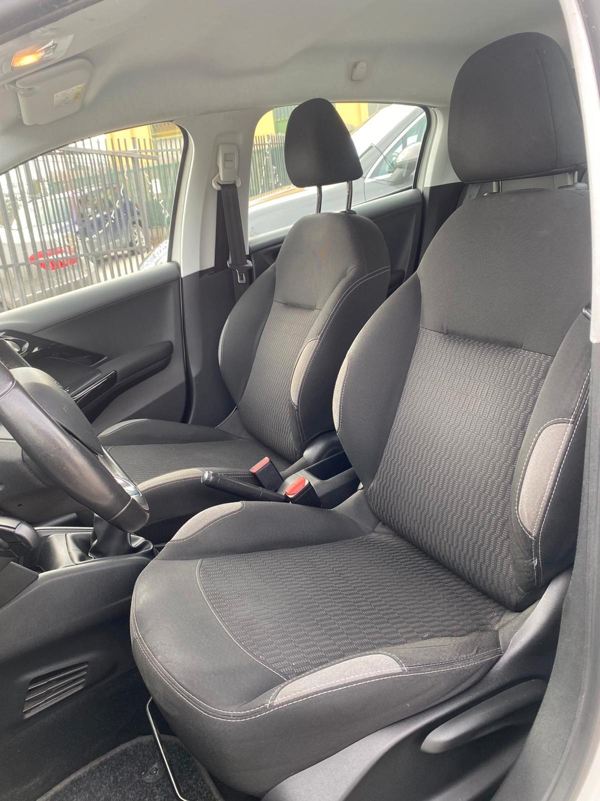 Peugeot 208 BlueHDi 75 5 porte Allure