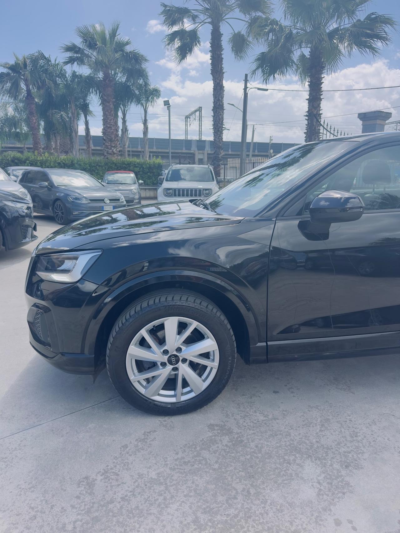 Audi Q2 30 TDI Business