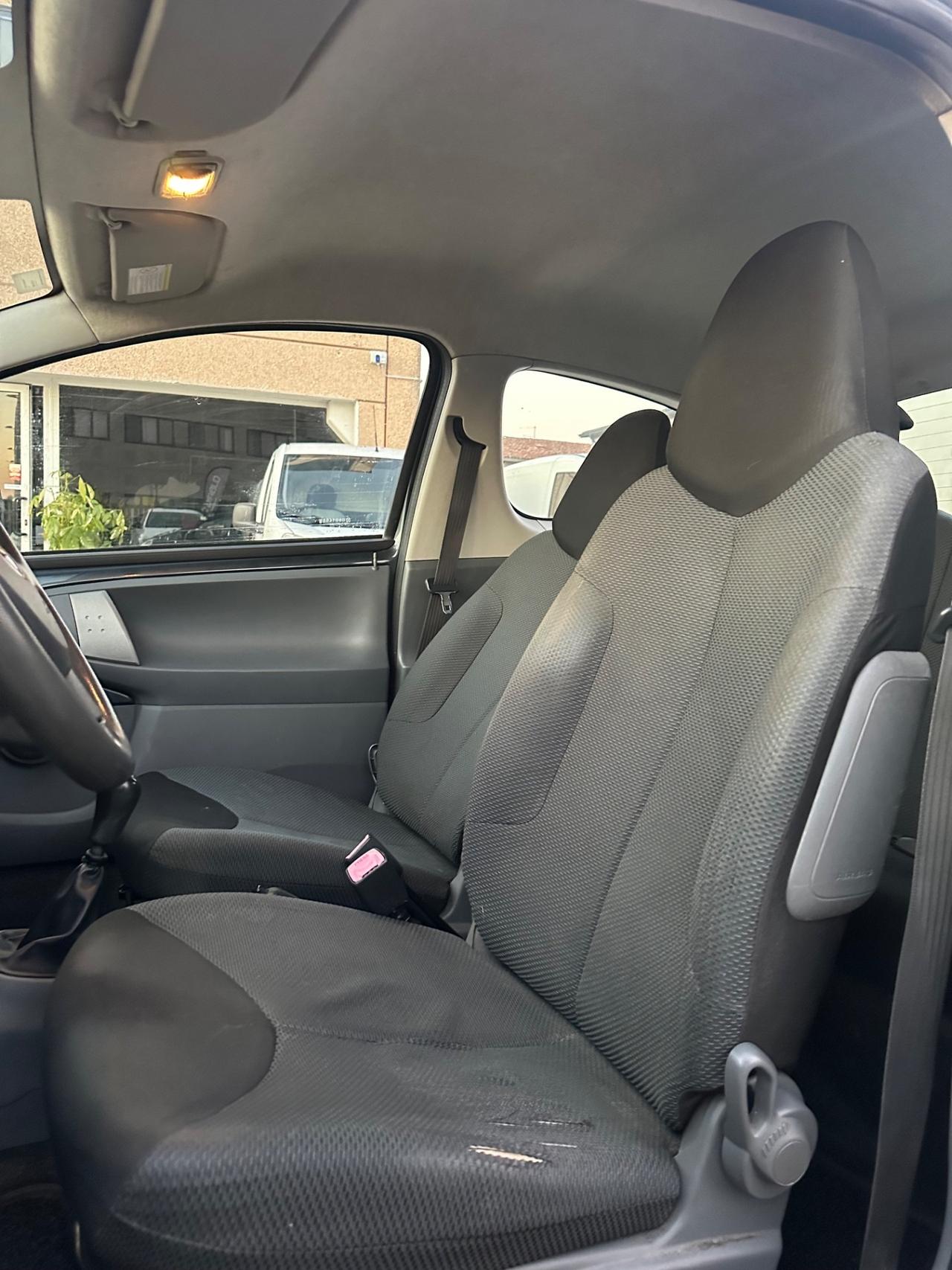 Toyota Yaris 1.0 3 porte Sol