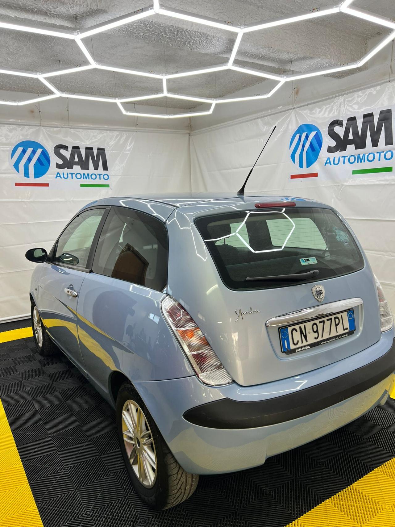 Lancia Ypsilon 1.2 16V Oro