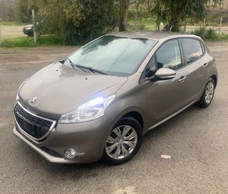 Peugeot 208 1.4 HDi 68 CV 5p Allure 130000KM