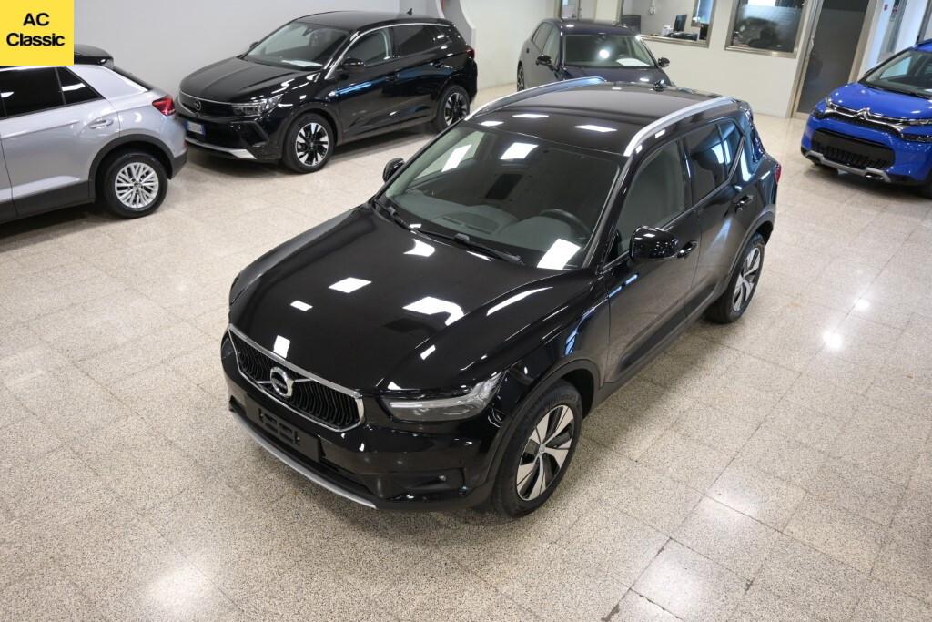 Volvo XC40 D3 Momentum Pro (150 cv)