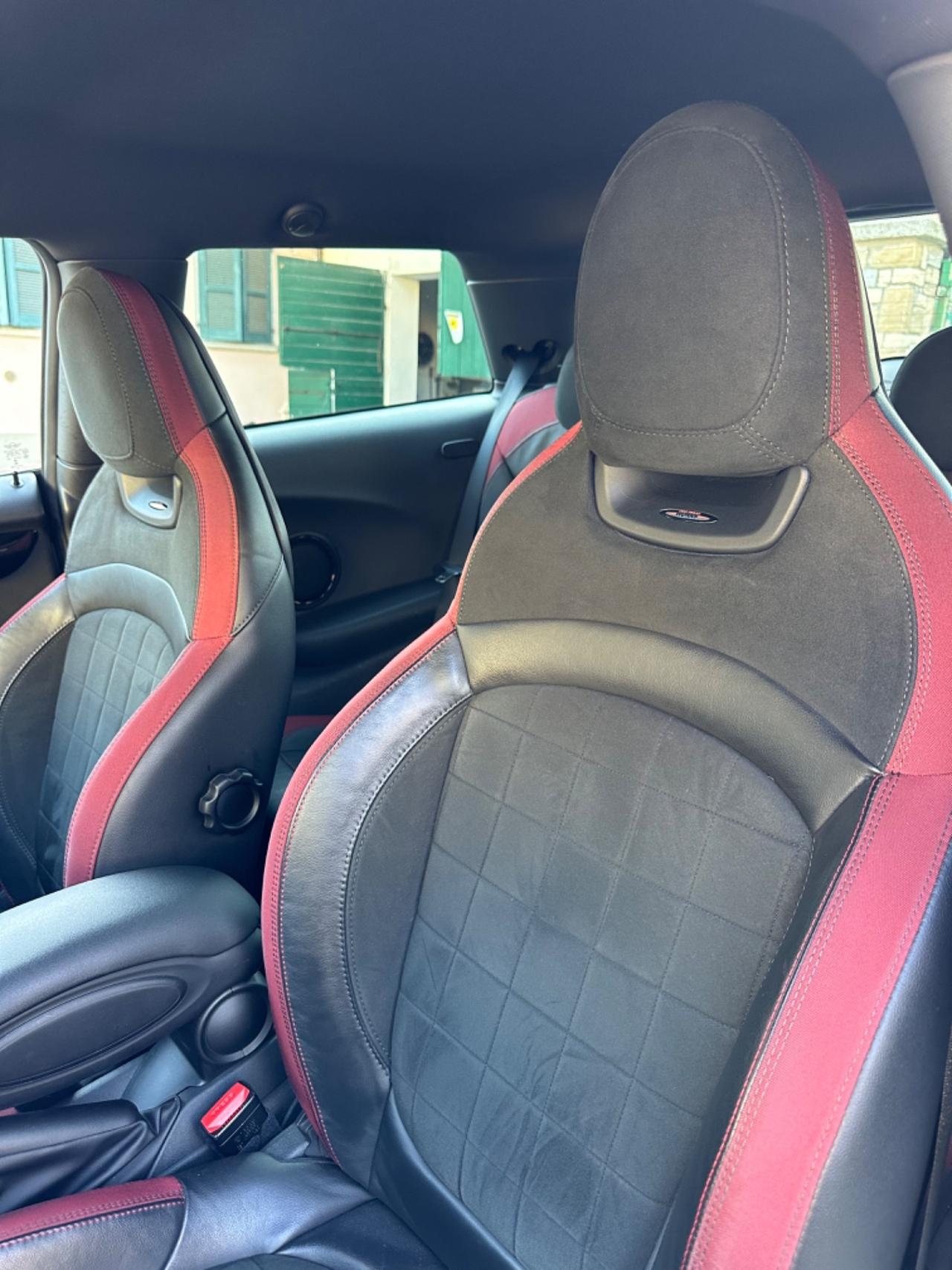 Mini COOPER JCW 233CV FULLOPT KMCERT UNICOPR