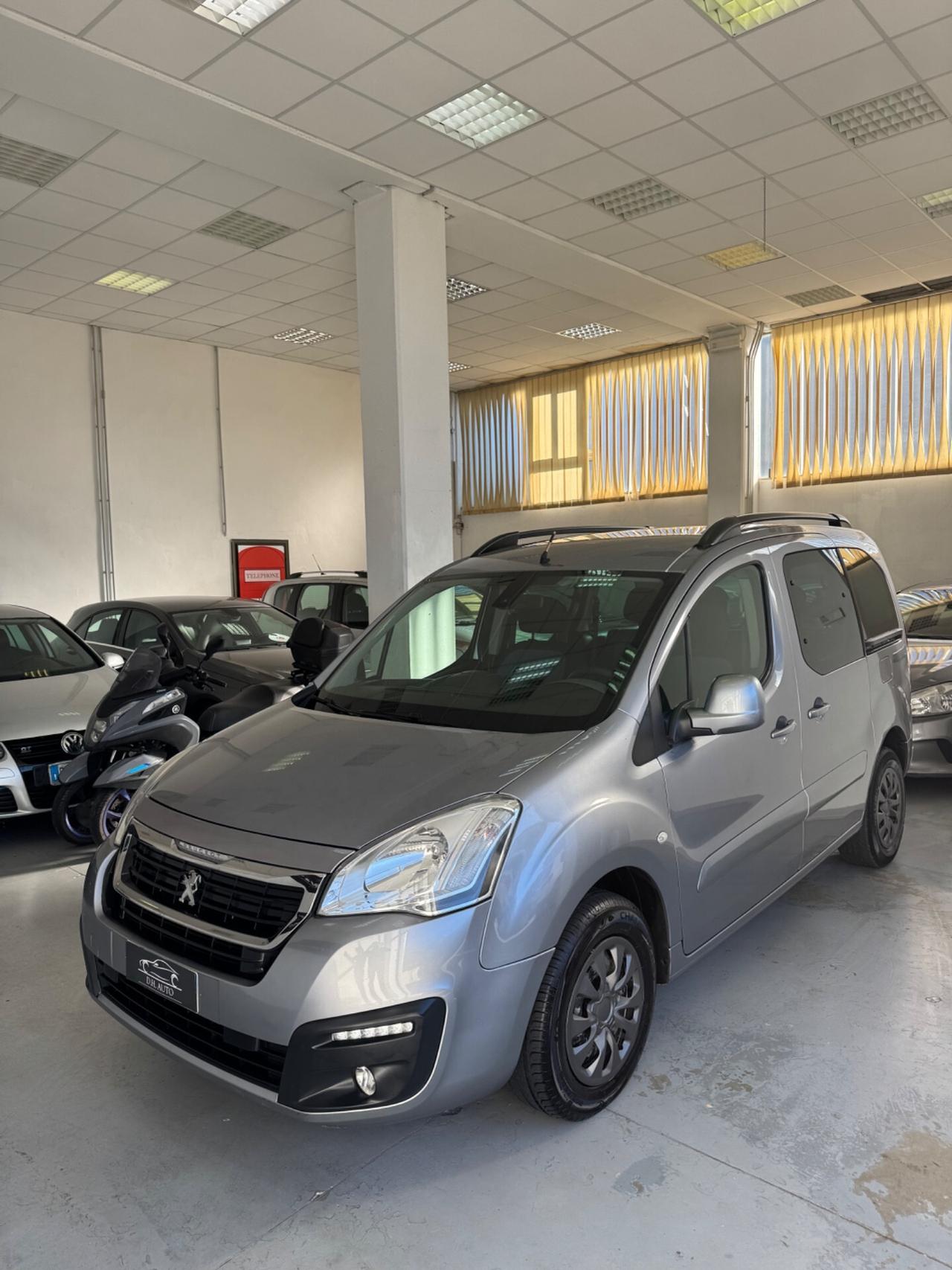 Peugeot Partner Tepee BlueHDi 100 Outdoor