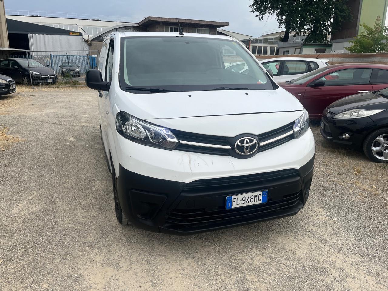 Toyota Proace Proace Verso 1.6D L0 S Comfort