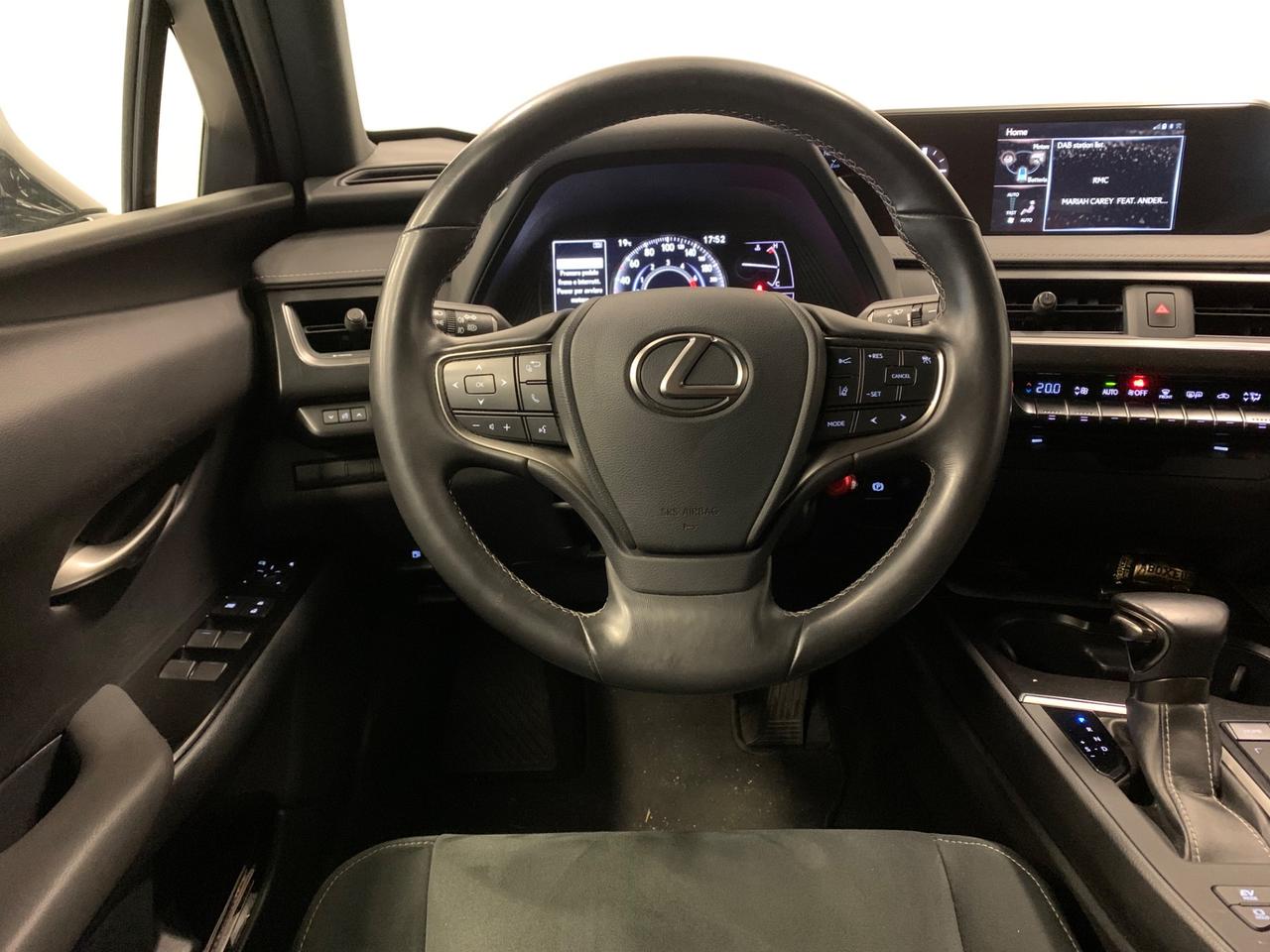 Lexus UX Hybrid 4WD Luxury 2.0 CV 184