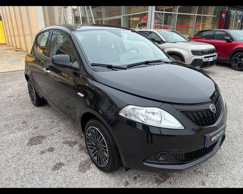 Lancia Ypsilon NUOVA My23 1.0 Firefly 70 CvStart&Stop Hybrid Silver Plus