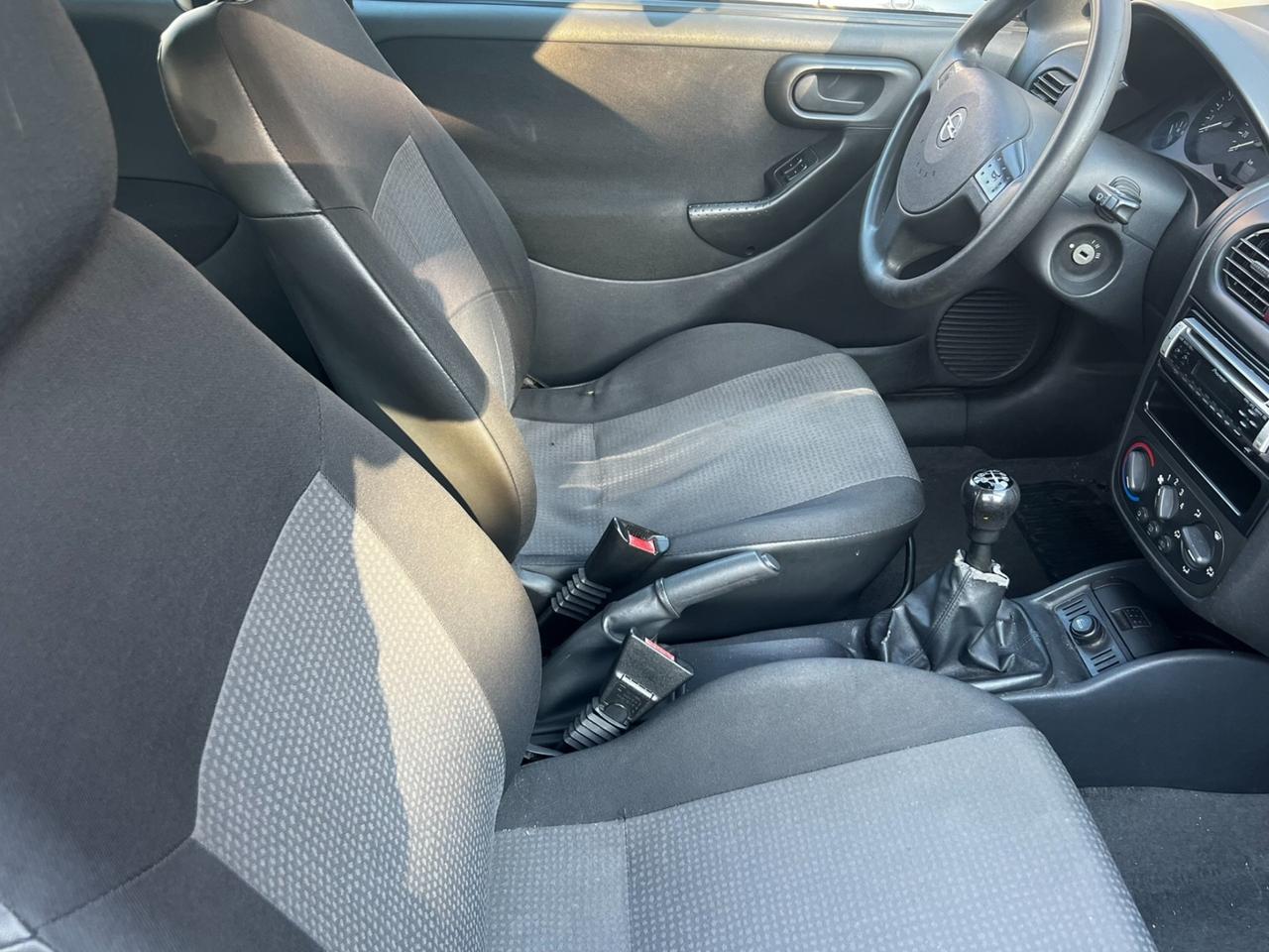Opel Corsa 1.0 12V 3 porte Club Ok Neopatentati