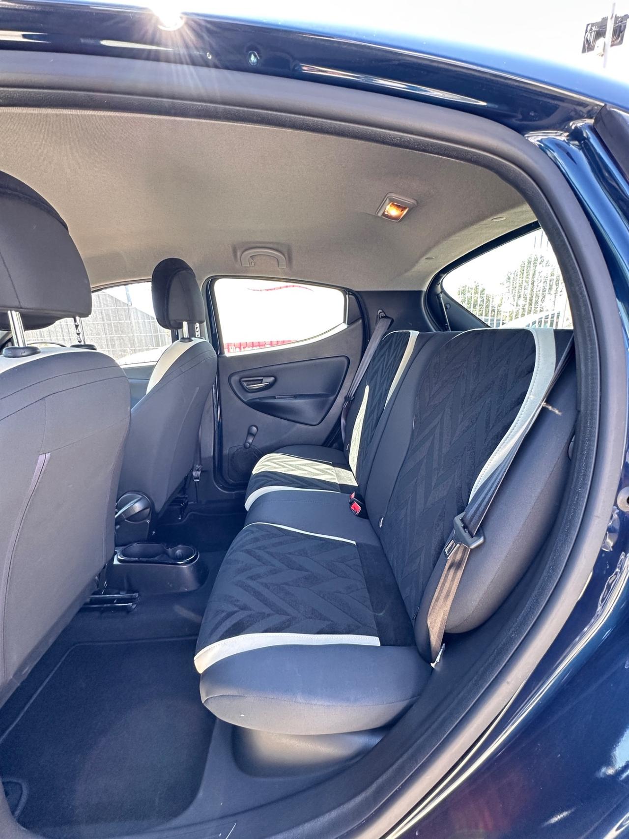 Lancia Ypsilon 5 porte Ecochic Gold-2016