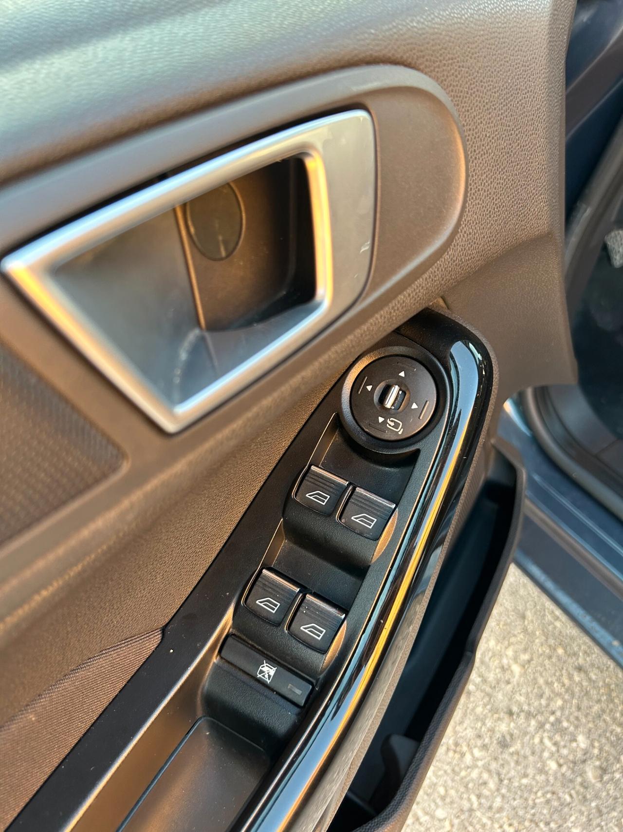 Ford Fiesta 1.2 GPL 60Cv 5p. TITANIUM