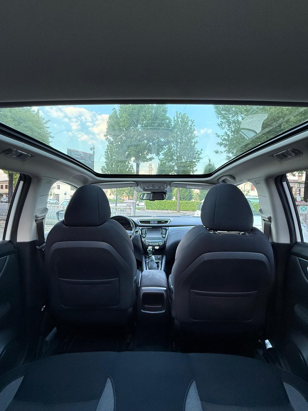 Nissan Qashqai 1.6 dCi 2WD N-Connecta 12 mesi di garanzia