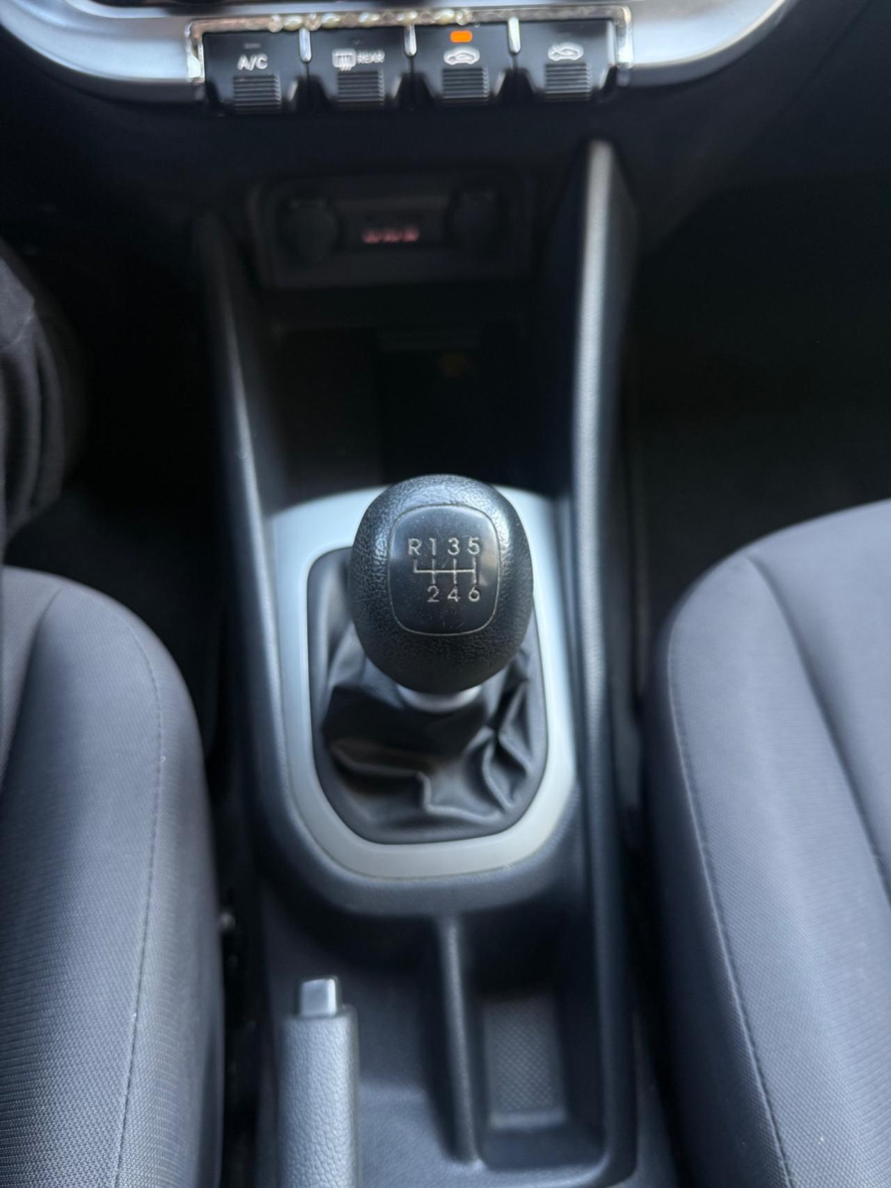 Kia Rio 1.1 CRDi 6 Marce NEOPAT. 2012 UNICO PROP.