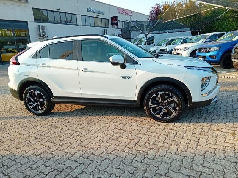 Mitsubishi Eclipse Cross 2.4 MIVEC 4WD PHEV Instyle SDA Pack 0