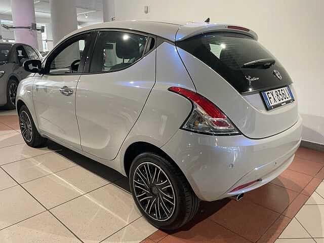 Lancia Ypsilon 1.2 69 CV 5 porte Gold