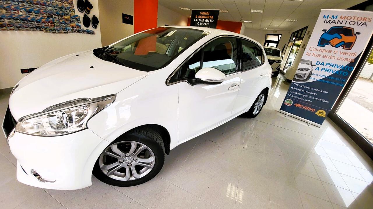 Peugeot 208 PureTech 82 5 porte Allure- PERFETTA IN OGNI DETTAGLIO