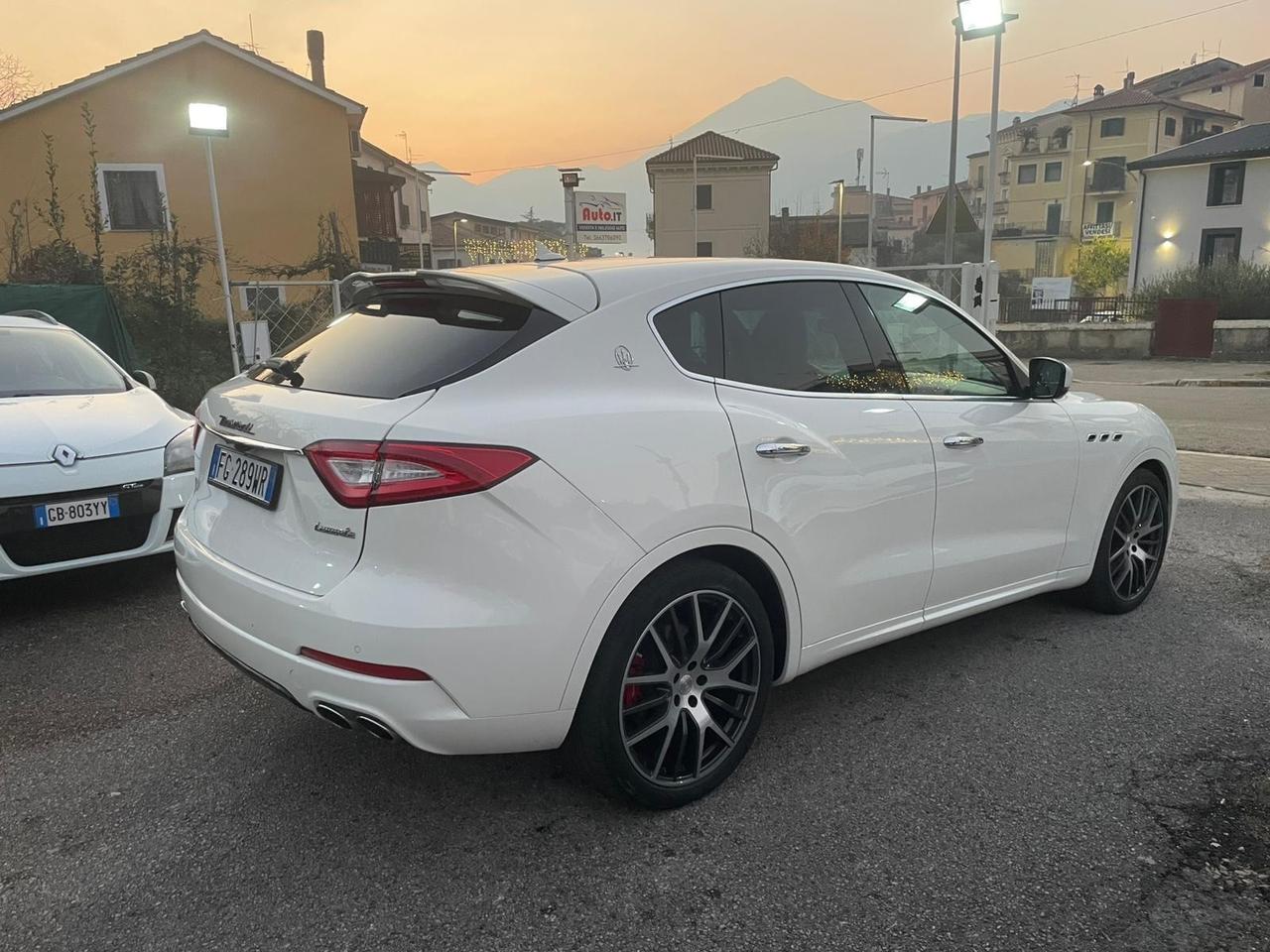 Maserati Levante - Tetto panoramico