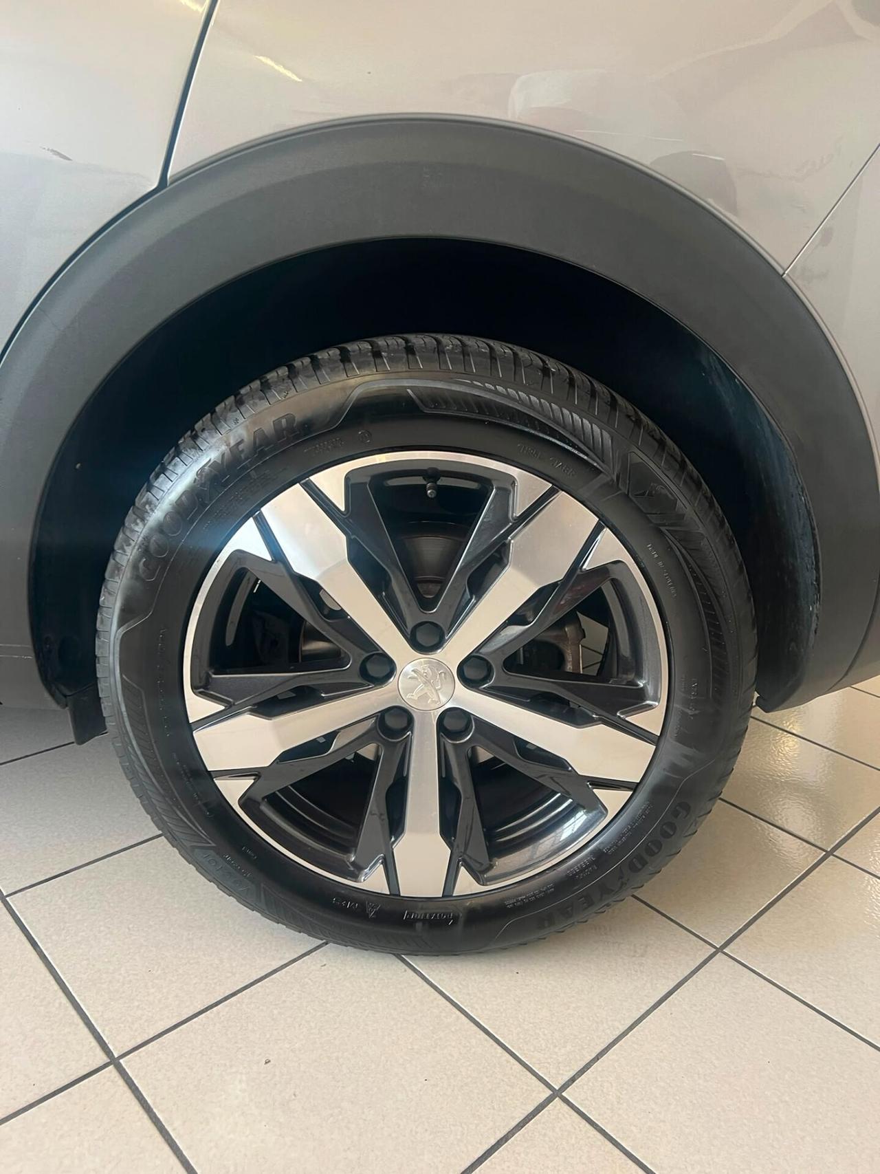 Peugeot 3008 BlueHDi 130 S&S EAT8 Active Pack