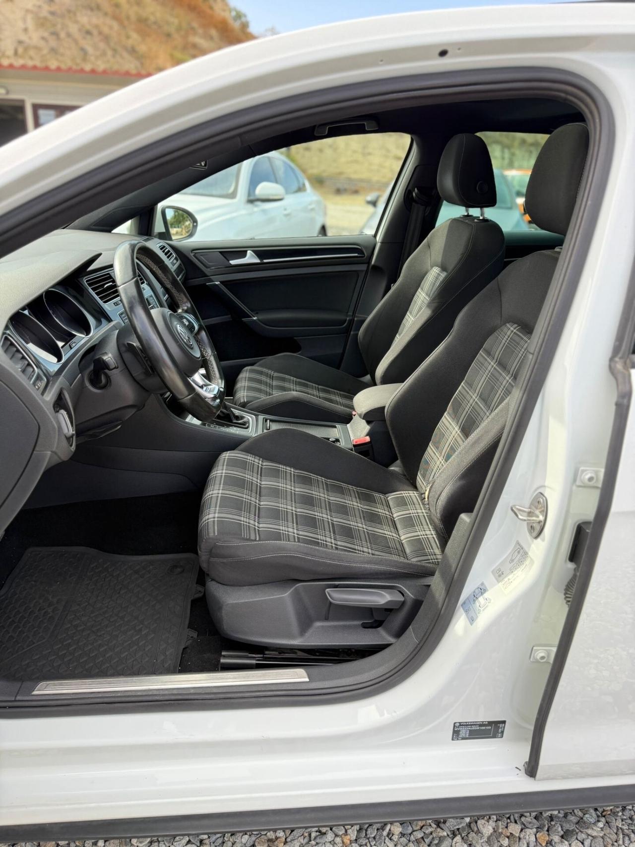 Volkswagen Golf GTD 2.0 TDI DSG 5p. BlueMotion Technology