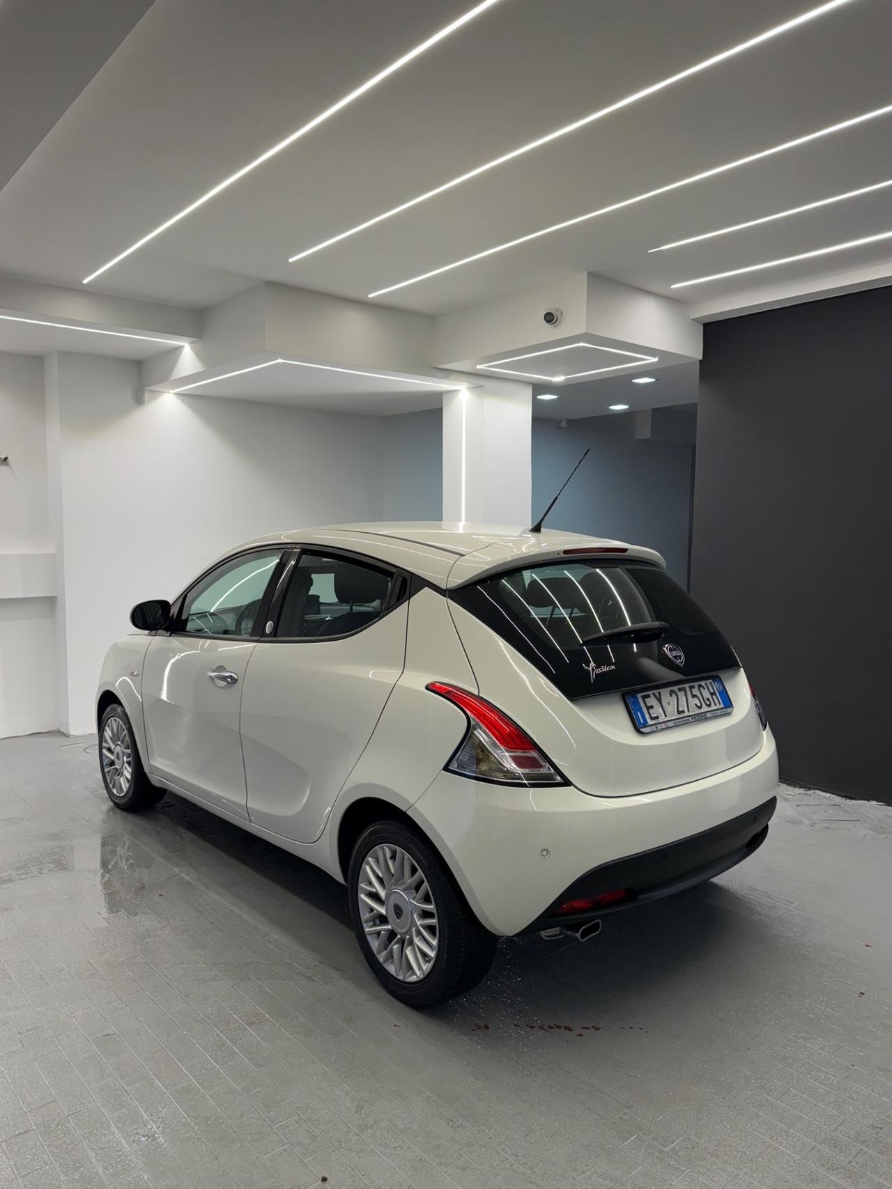 Lancia Ypsilon 1.2 69 CV 5 porte GPL Ecochic Platinum