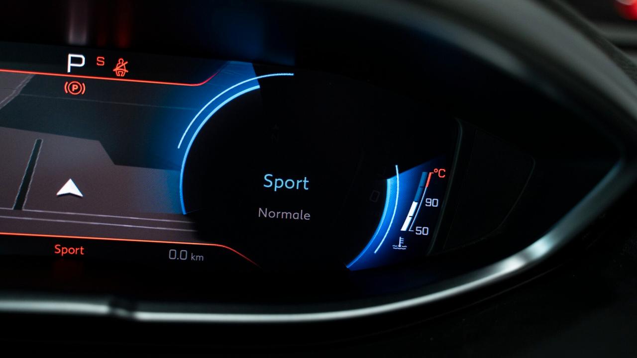 Peugeot 5008 1.5 BLUEHDI ALLURE PACK EAT8 7 POSTI S&S 131 CV AUTO VIRTUAL FULL OPTIONAL