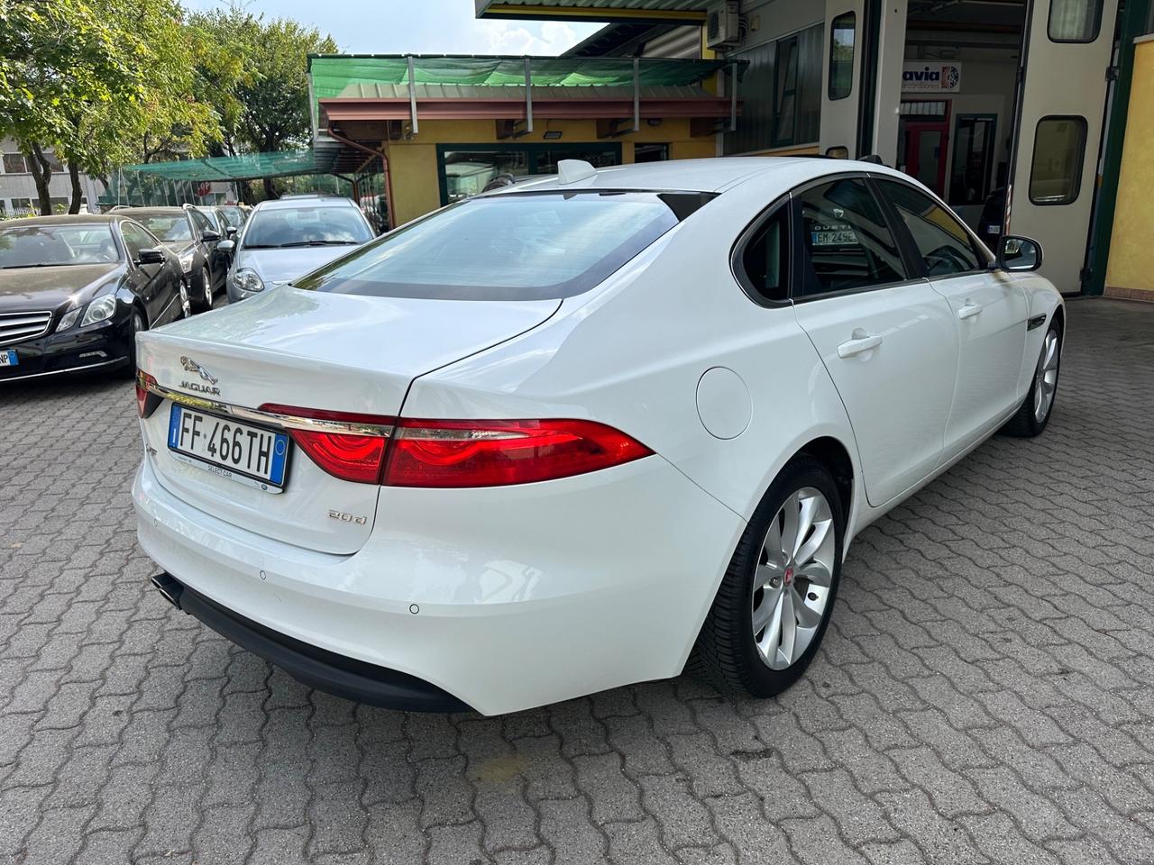 Jaguar XF 2.0 D 180 CV aut. Prestige