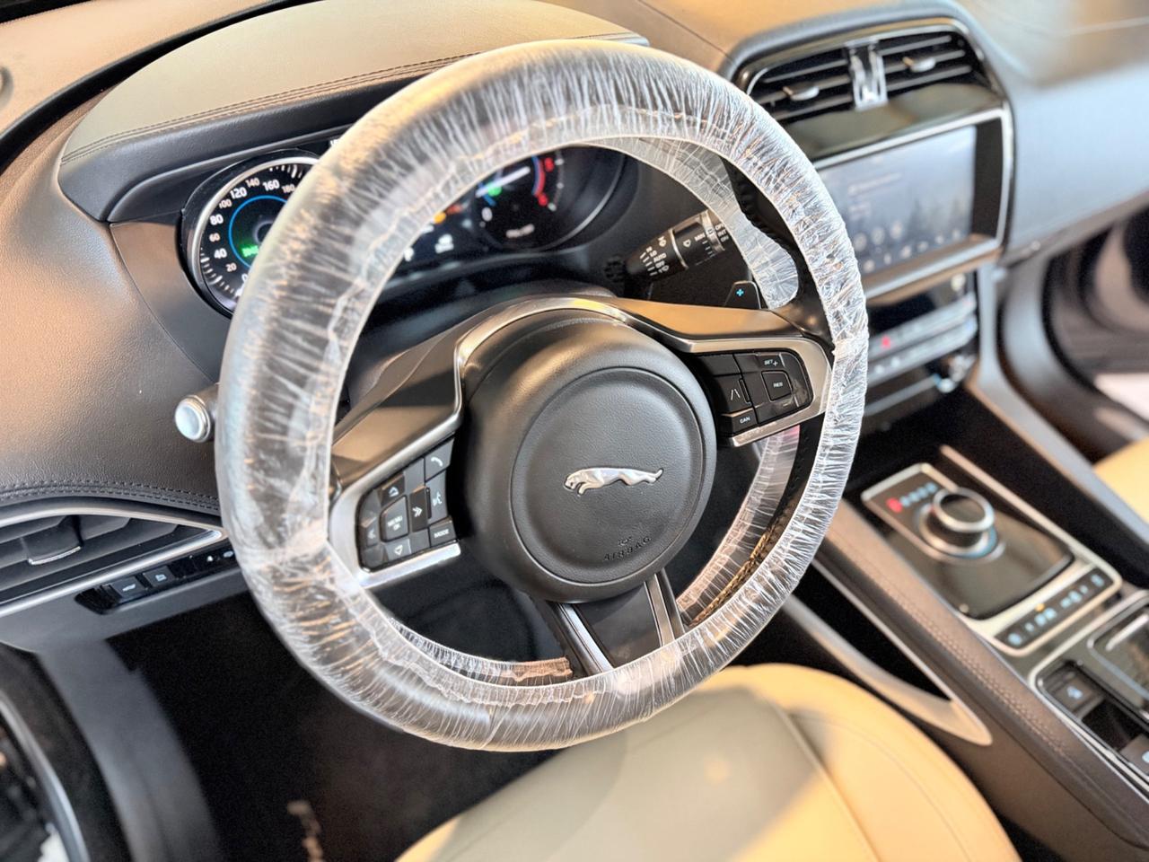 Jaguar F-Pace 2.0 D 180 CV AWD . Portfolio 2019