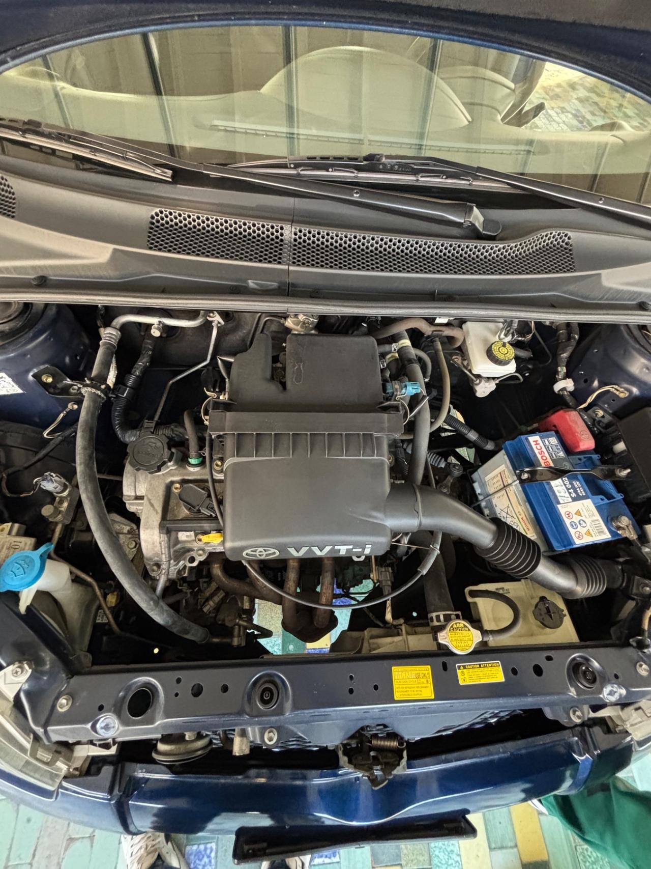 Toyota Yaris 1.0i 16V SOLO 9 MILA KM!!!