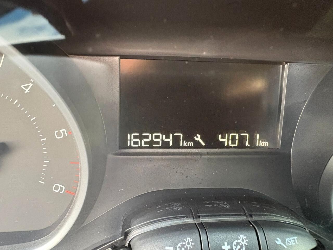 PEUGEOT 2008 1.6 HDI Black Matt - 2018