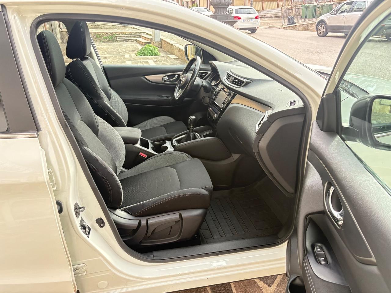 Nissan Qashqai 1.5dCi N-Connecta BIANCO PERLA FULL/LED