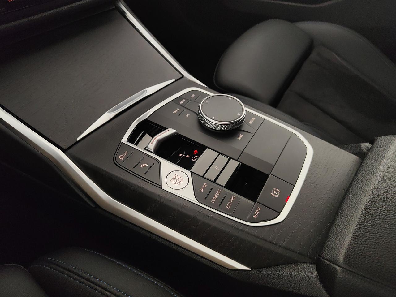 BMW 318d Touring mhev 48V MSport auto
