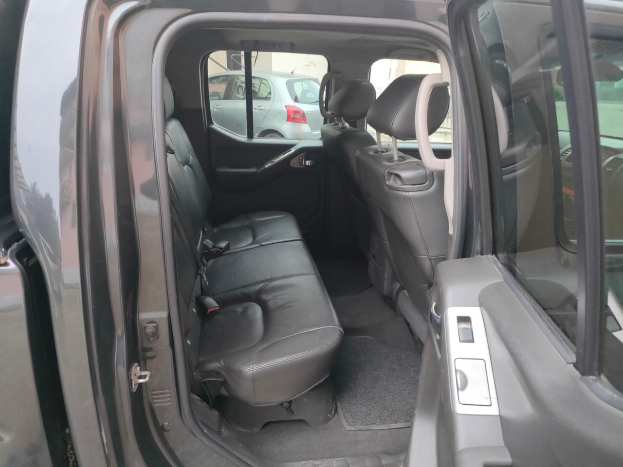 Nissan Navara 2.5 dCi 4p Double Cab LE