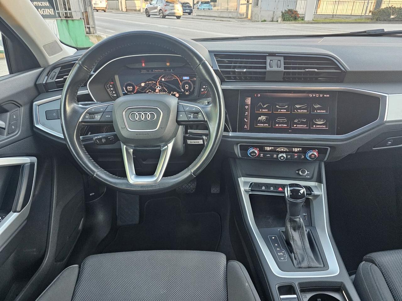 Audi Q3 35 TDI S tronic Business