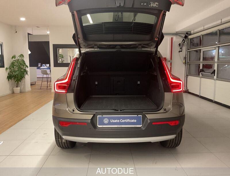 Volvo XC40 1.5 T2 MOMENTUM CORE GEARTRONIC