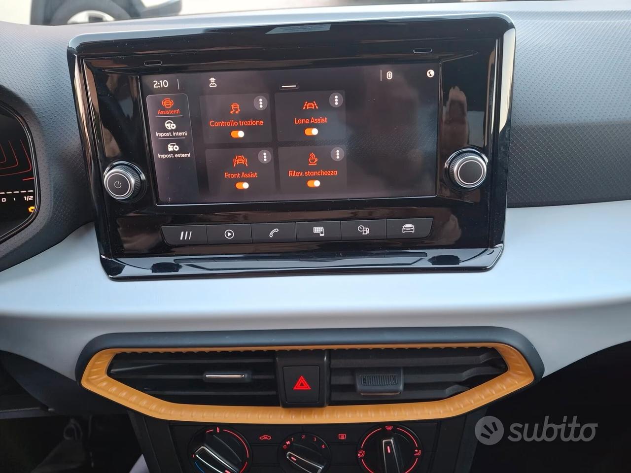 Seat Arona 1.0 TGI Style AUTOMATICA NAVI APPLE CAR PLAY CERCHI CAMERA PDC COMANDI VOLANTE LED