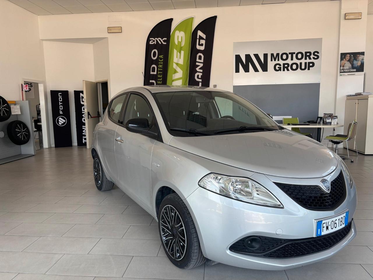 Lancia Ypsilon 1.2 69 CV 5 porte S&S Gold